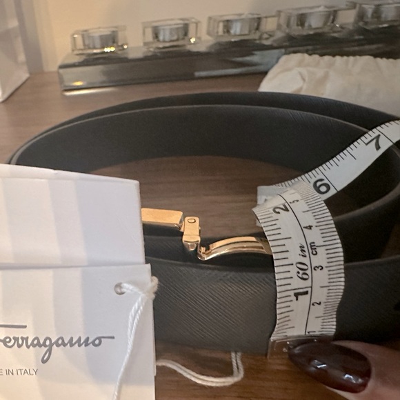 New with tags, Ferragamo Belt size 100.. reverse black and grey. - Picture 6 of 6
